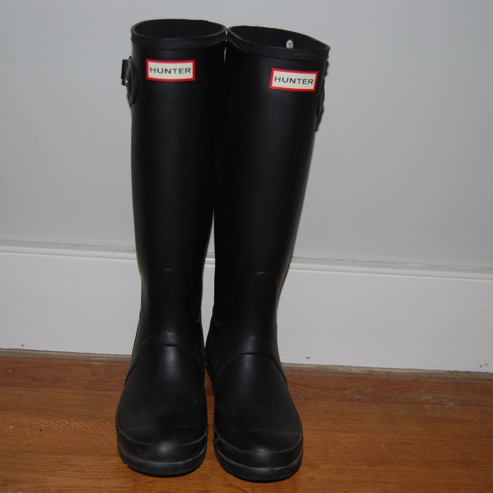 Black Matte Hunter Boots Size 6